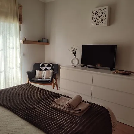 Lovely Bedroom In Alloggio in famiglia